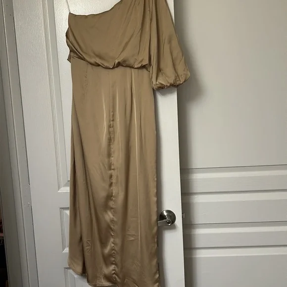 One sleeve dress - Picture 3 of 3